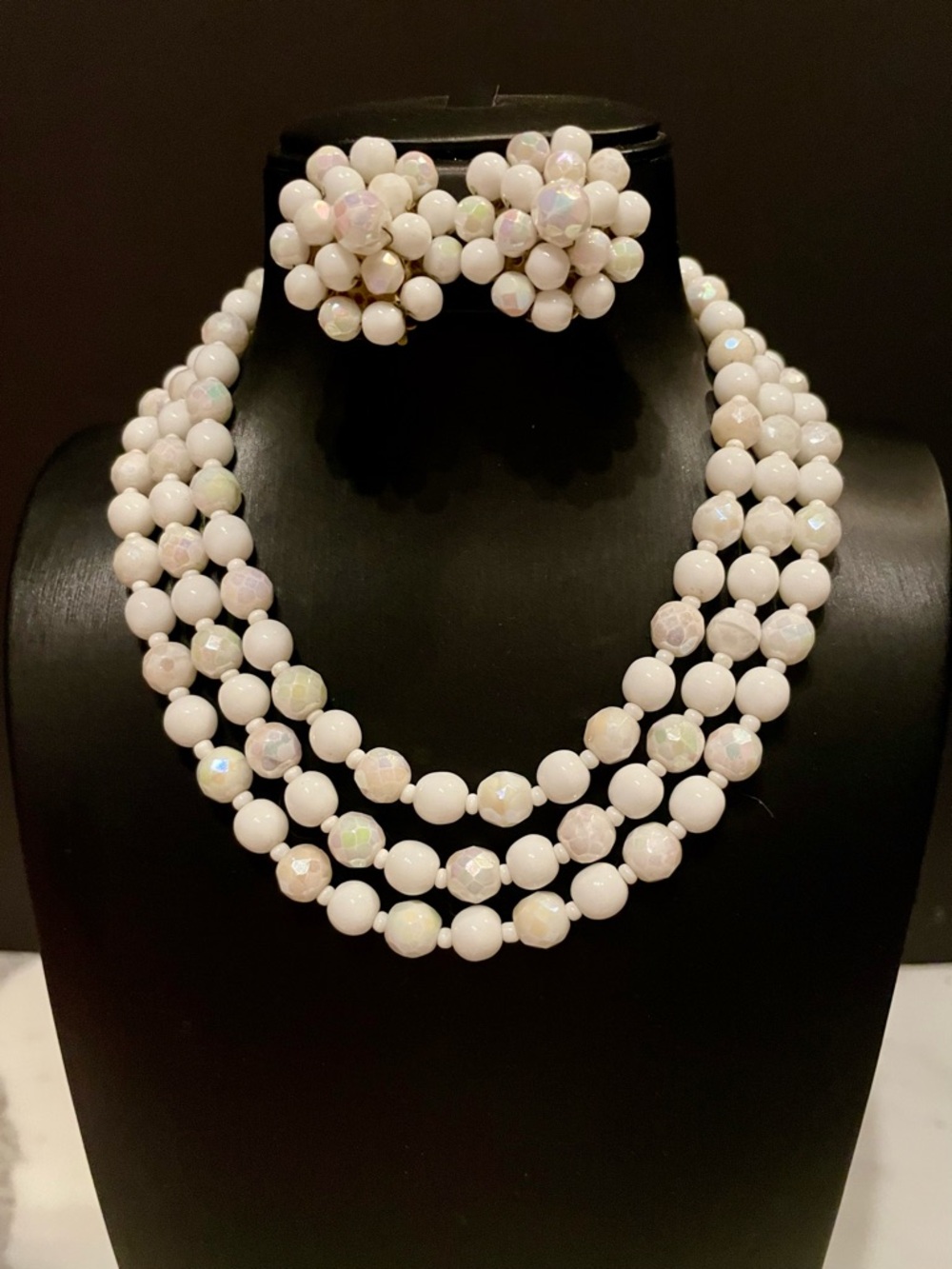 Vintage Iridescent White Milk Glass Beaded Necklace/ Matching Earrings - Picture 5 of 5